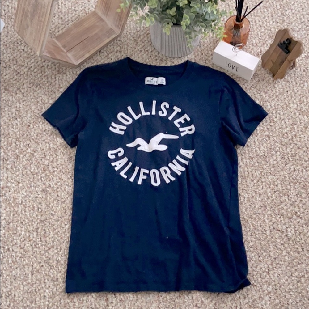 A blue short sleeve shirt